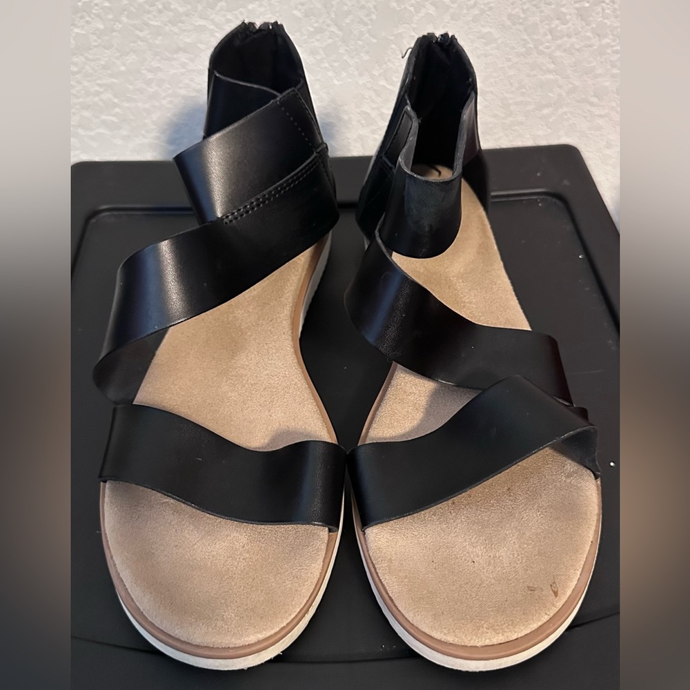 Time and Tru Black Strappy Sandals